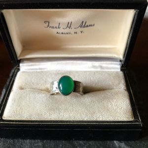 Green stone sterling hammered ring